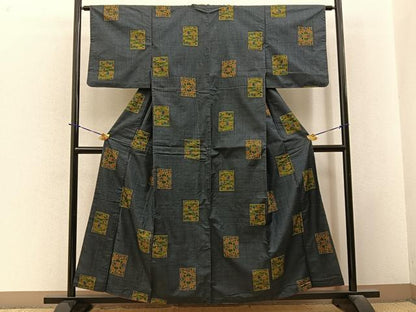 平和屋着物■本場大島紬　7マルキ　色紙楓文　正絹　逸品　BAAY3739hj