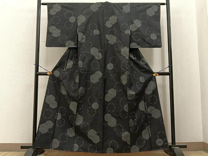 平和屋着物●本場大島紬　地空き　雪輪重ね文様　正絹　逸品　BAAY3827hj