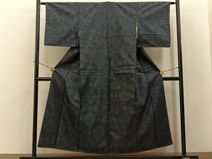 平和屋着物■本場大島紬　菱唐草文　正絹　逸品　未使用　BAAY3907hj