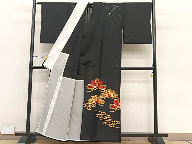 平和屋着物＊夏物　黒留袖　絽　総駒刺繍　流水松文　金糸　洗える着物　BAAY4181hv
