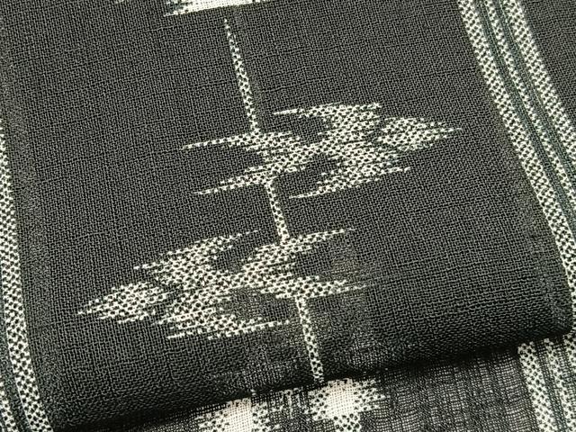 平和屋着物＊夏物　小紋　紗　琉球絣文様　黒地　洗える着物　BAAY4251hv