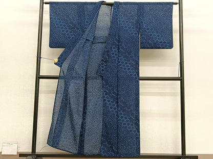 平和屋着物＊夏物　小紋　紗　藍　型染め　菊唐草文　洗える着物　BAAY4265hv