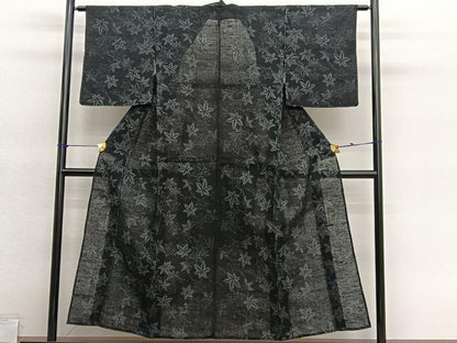 平和屋着物＊夏物　小紋　紗　縮織　楓　黒地　未使用　BAAY4352hv