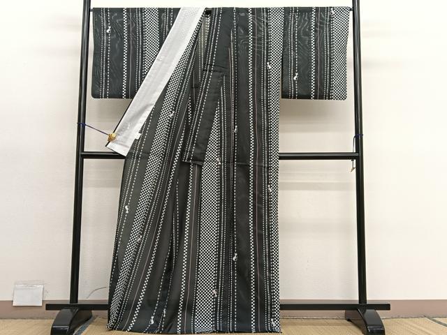 平和屋着物＊夏物　小紋　絽　猫有職文　黒地　洗える着物　BAAY4431hv