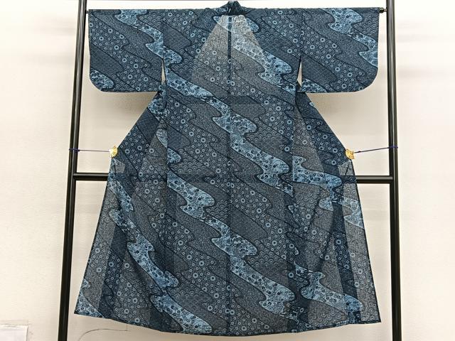 平和屋着物＊夏物　小紋　紗　藍　型染め　流水有職花文　洗える着物　BAAY4465hv