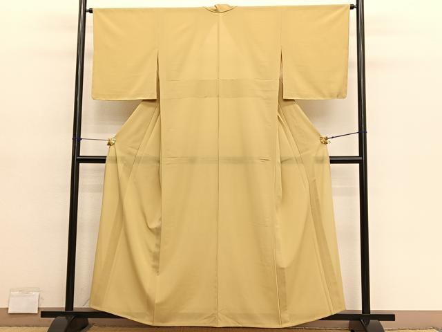 平和屋着物＊夏物　色無地　絽縮緬　玉蜀黍色　ワンポイント：花丸文　洗える着物　未使用　BAAY4469hv
