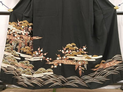 平和屋着物■豪華黒留袖　駒刺繍　立波草花文　金銀彩　正絹　逸品　BAAY5511yc
