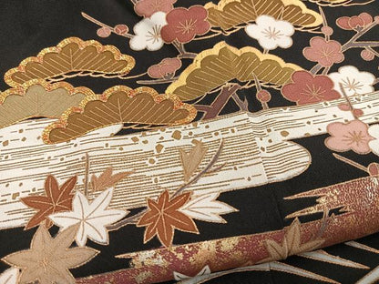 平和屋着物■豪華黒留袖　駒刺繍　立波草花文　金銀彩　正絹　逸品　BAAY5511yc