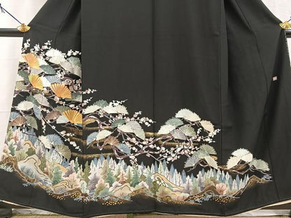 平和屋着物■豪華黒留袖　作家物　駒刺繍　風景松文　正絹　逸品　BAAY5615yc