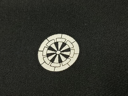 平和屋着物■豪華黒留袖　駒刺繍御所車花文　金彩　正絹　逸品　BAAY5658yc