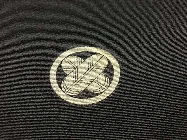 平和屋着物■豪華黒留袖　作家物　駒刺繍　飛鶴松文　金彩　正絹　逸品　BAAY5675yc