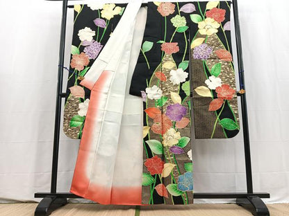 平和屋着物●豪華振袖　駒刺繍　立波花文　黒地　金彩　正絹　逸品　BAAY5685yc
