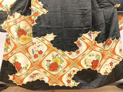 平和屋着物■豪華振袖　駒刺繍　格天井花文　黒地　金彩　正絹　逸品　BAAY5741yc