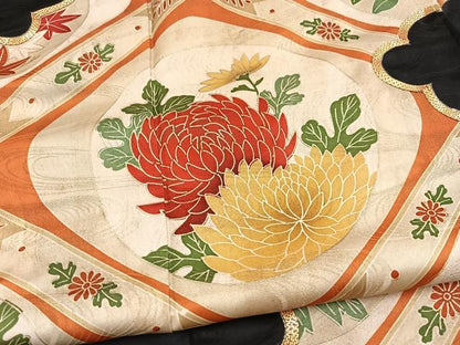 平和屋着物■豪華振袖　駒刺繍　格天井花文　黒地　金彩　正絹　逸品　BAAY5741yc