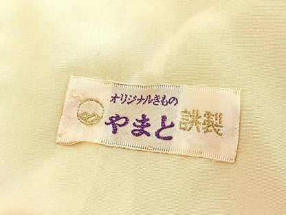 平和屋着物■上質な色無地　紗綾形地紋　鳥の子色　やまと誂製　正絹　逸品　BAAY5749yc