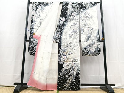 平和屋着物●豪華振袖　駒刺繍　孔雀花文　暈し染め　黒地　銀彩　正絹　逸品　BAAY5816yc