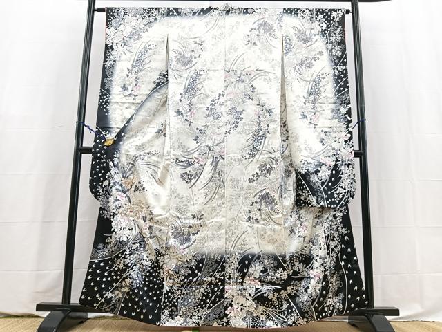 平和屋着物●豪華振袖　駒刺繍　孔雀花文　暈し染め　黒地　銀彩　正絹　逸品　BAAY5816yc