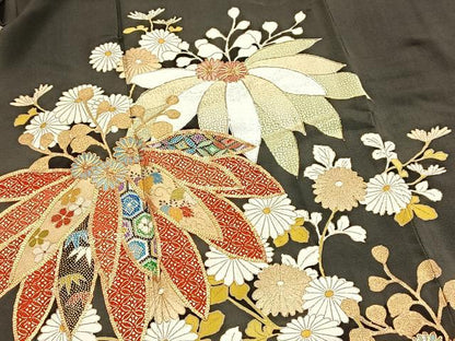 平和屋着物■豪華黒留袖　駒刺繍　草花文　金彩　正絹　逸品　BAAY5826yc