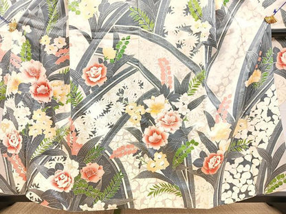 平和屋着物■豪華振袖　銀駒刺繍　草花文　金銀彩　正絹　逸品　BAAY5911yc