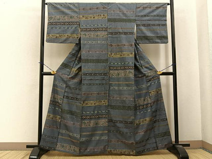 平和屋着物●上質な紬　琉球絣文様　正絹　逸品　BAAY6024hj