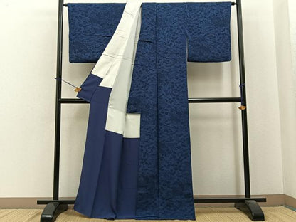 平和屋着物●上質な小紋　藍　型染め　松竹梅　流水花文　正絹　逸品　BAAY6136hj