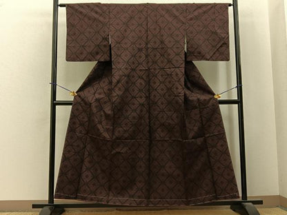 平和屋着物■本場大島紬　花菱文　三越扱い　反端付き　正絹　逸品　未使用　BAAY6179hj