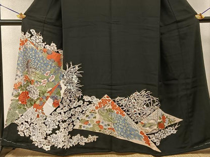平和屋着物■豪華黒留袖　駒刺繍　孔雀花文　金彩　正絹　逸品　BAAY6308hj