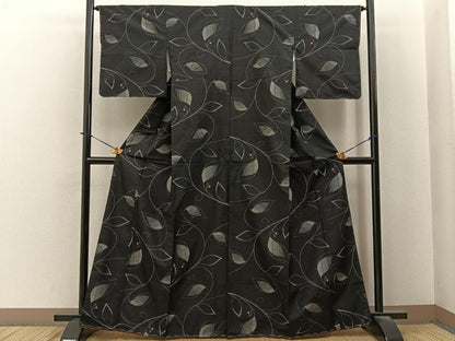 平和屋着物■上質な紬　草葉文　黒地　正絹　逸品　未使用　BAAY6325hj
