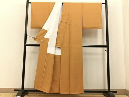 平和屋着物■上質な色無地　黄土色　正絹　逸品　未使用　BAAY6335hj
