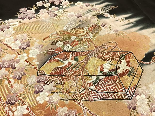 平和屋着物■豪華黒留袖　飛鶴文箱花文　暈し染め　金銀彩　正絹　逸品　BAAY6387hj