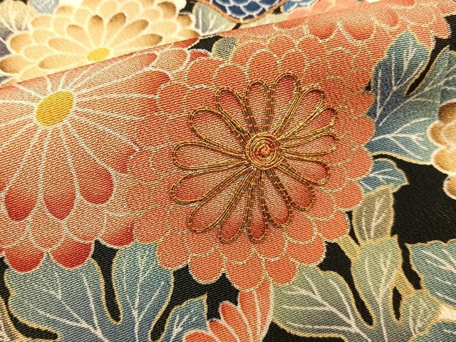 平和屋着物■豪華黒留袖　駒刺繍　孔雀花文　金彩　正絹　逸品　BAAY6390hj