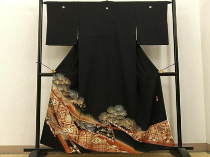 平和屋着物■豪華黒留袖　作家物　駒刺繍　双鶴鬘帯松文　金銀彩　正絹　逸品　BAAY6433hj