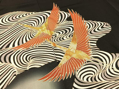 平和屋着物■豪華黒留袖　作家物　駒刺繍　飛鶴片輪車文　暈し染め　金彩　正絹　逸品　BAAY6522hj