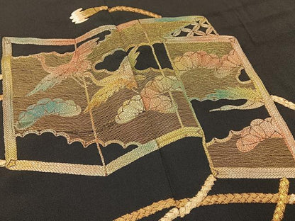 平和屋着物■豪華黒留袖　総刺繍　飛鶴屏風松文　金糸　正絹　逸品　BAAY6525hj