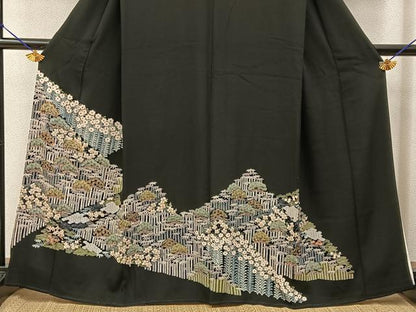 平和屋着物■豪華黒留袖　駒刺繍　松竹梅花文　金彩　正絹　逸品　BAAY6583hj