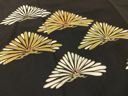 平和屋着物■豪華黒留袖　駒刺繍　松　金彩　正絹　逸品　BAAY6592hj