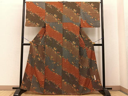 平和屋着物■日本のきもの研究家　三田村環　小紋　吉祥花文　金彩　正絹　逸品　未使用　BAAY6626hj