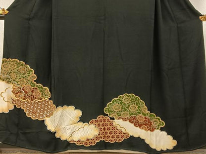 平和屋着物■豪華黒留袖　駒刺繍　雲取吉祥花文　金彩　正絹　逸品　BAAY6649hj