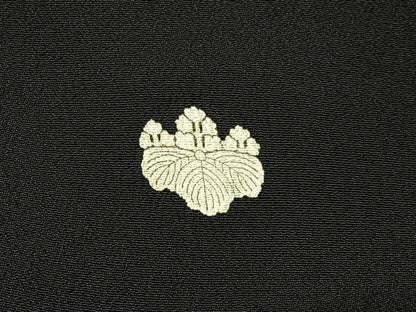 平和屋着物■豪華黒留袖　駒刺繍　雲取吉祥花文　金彩　正絹　逸品　BAAY6649hj