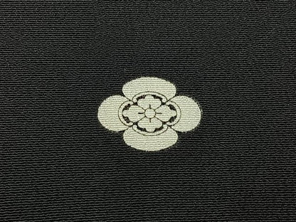 平和屋着物■豪華黒留袖　駒刺繍　鳳凰鏡裏花文　金彩　正絹　逸品　BAAY6732hj