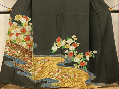 平和屋着物■豪華黒留袖　駒刺繍　流水菊文　金彩　正絹　逸品　BAAY6829hj