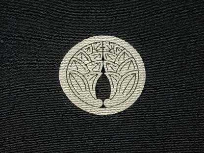 平和屋着物■豪華黒留袖　松竹梅秋草文　金彩　正絹　逸品　BAAY6866hj