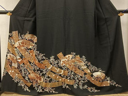 平和屋着物■豪華黒留袖　駒刺繍　扇面短冊花文　金彩　正絹　逸品　BAAY6868hj