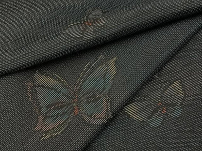 平和屋着物■本場大島紬　舞蝶文　正絹　逸品　未使用　BAAY8036hj