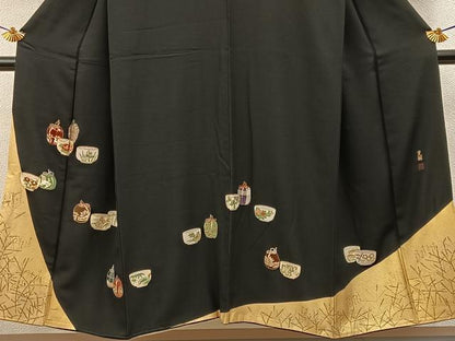 平和屋着物●松尾光琳　黒留袖　刺繍　茶道具　金彩　正絹　逸品　BAAY8135hj