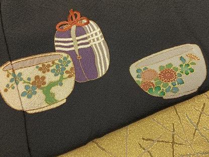 平和屋着物●松尾光琳　黒留袖　刺繍　茶道具　金彩　正絹　逸品　BAAY8135hj