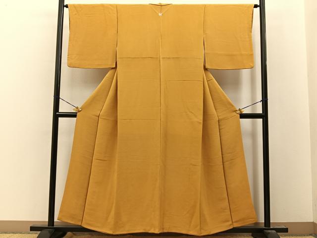 平和屋着物●上質な色無地　黄朽葉色　鬼しぼ縮緬　正絹　逸品　BAAY8238hj