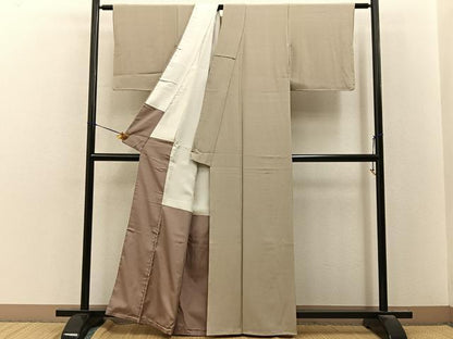 平和屋着物●上質な色無地　白橡色　お召縮緬　正絹　逸品　BAAY8240hj