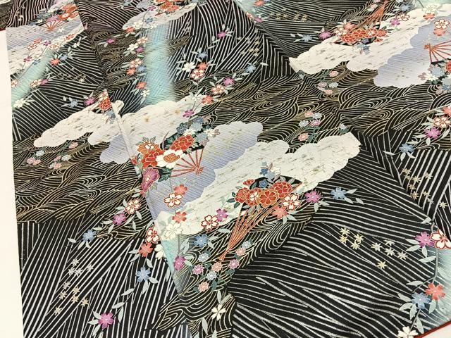 平和屋着物●世界的ファッションデザイナー　山本寛斎　kansaiブランド　小紋　扇面花文　暈し染め　黒地　金銀彩　正絹　逸品　BAAY8268hj