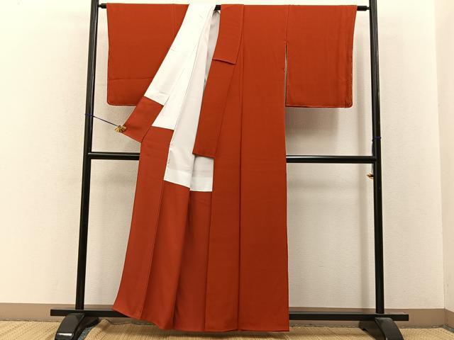 平和屋着物●上質な色無地　弁柄色　鬼しぼ縮緬　正絹　逸品　BAAY8290hj